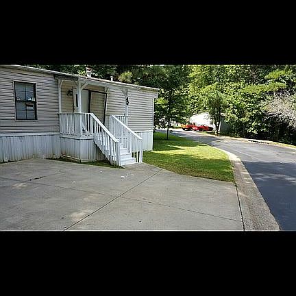 3rd image of 750 Six Flags Rd