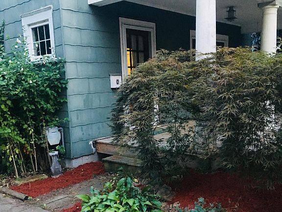 3rd image of 712 Newton St