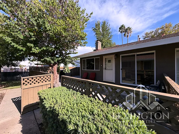 2 bed, 1.0 bath, 825 sqft, $1,825 — Photo 3