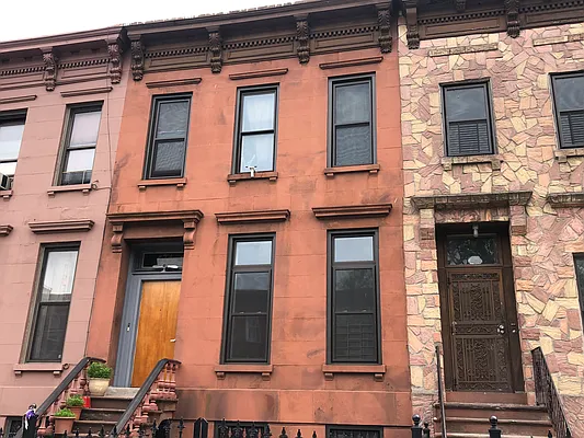 Rented by EXR | media 7