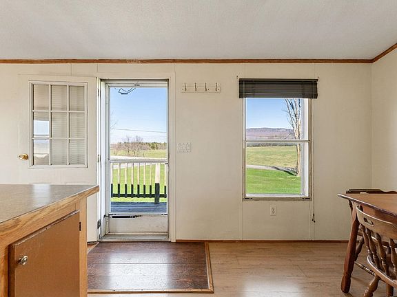 5th image of 320 Town House Road