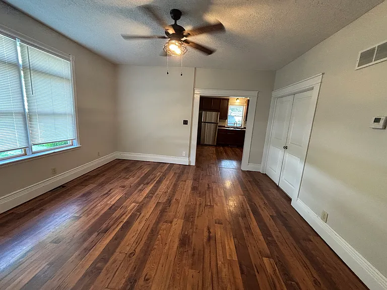 104 N Grove St — Photo 6