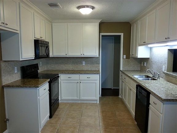 4th image of 622 Land Grant Dr