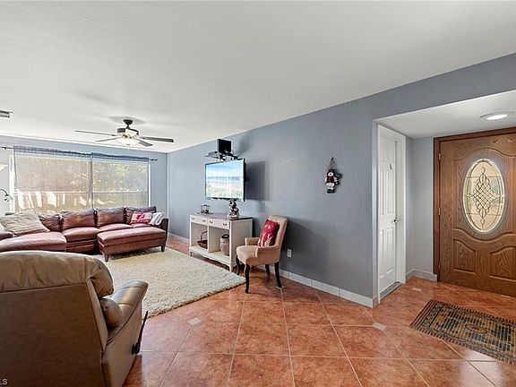 4th image of 859 Xavier Ave S