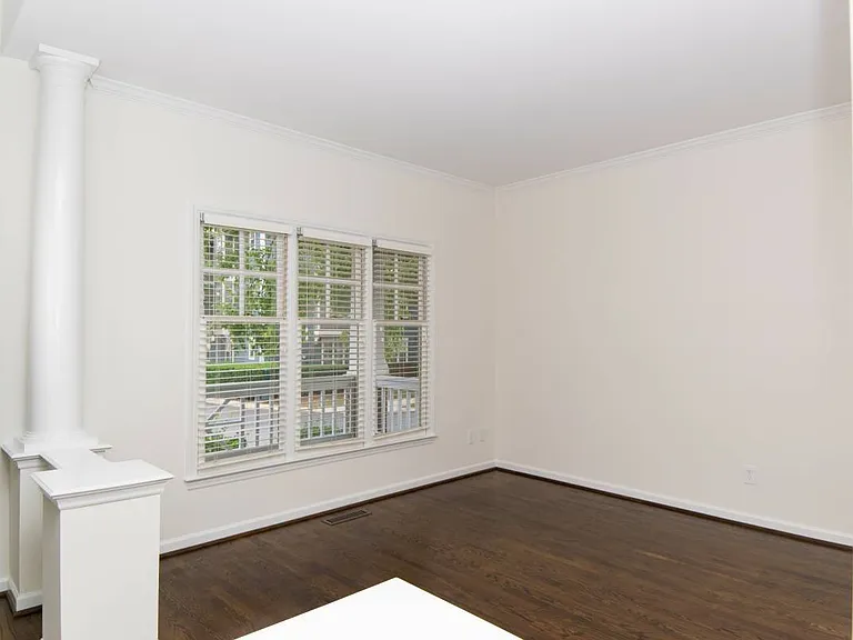 400 Olmsted Park Pl — Photo 5