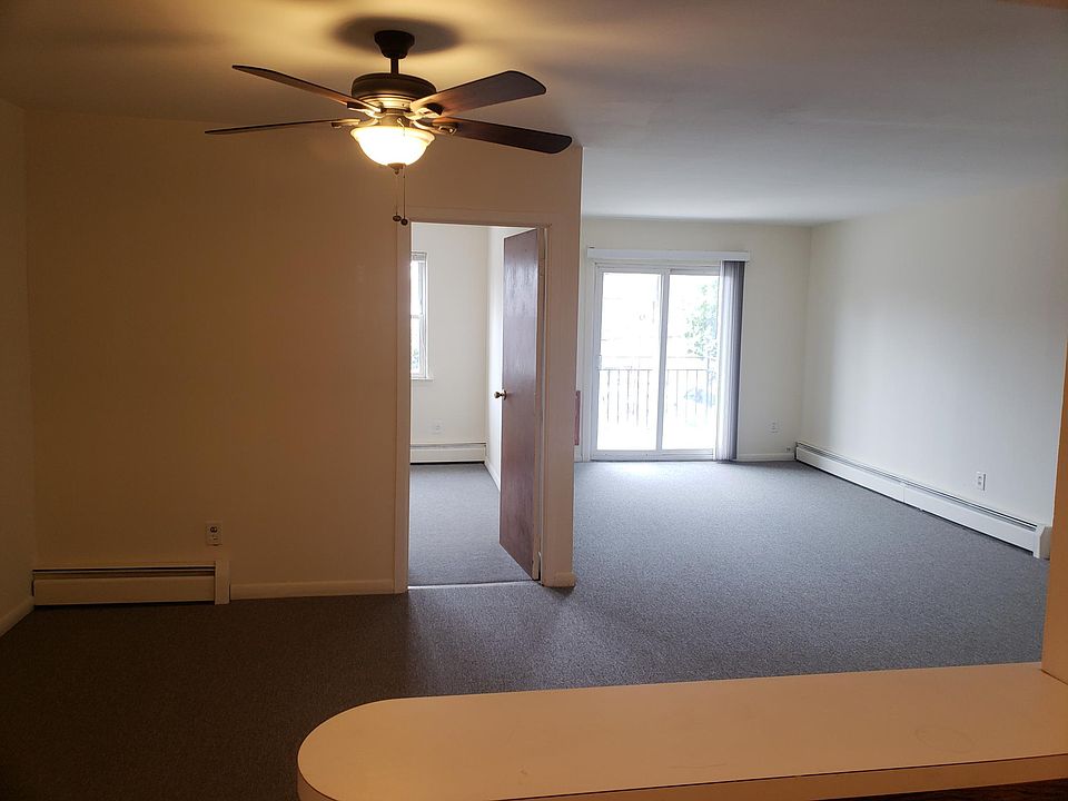 1st image of 6117 171st St #2