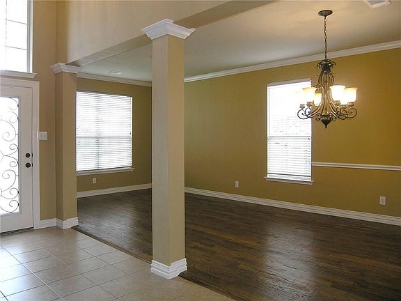 3rd image of 4006 Greenwood Way