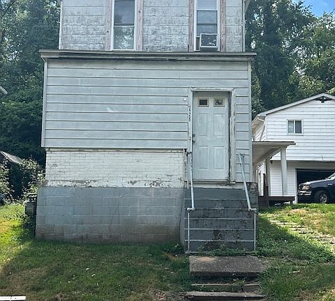 2nd image of 626 Castle Ave