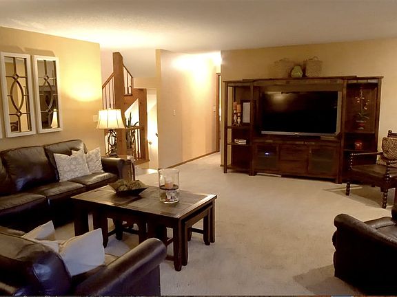 2nd image of 3008 Country Club Ln