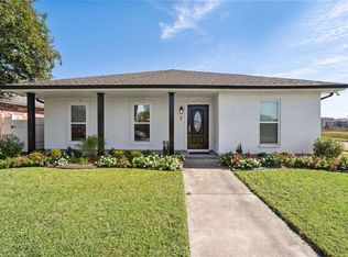2 Chalet Ct, Kenner, LA 70065
