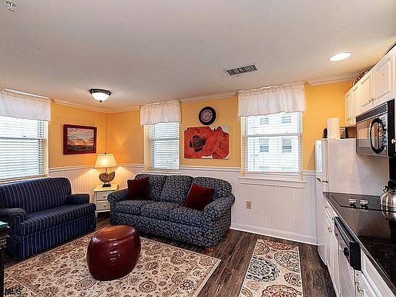 3rd image of 719 11th St #714