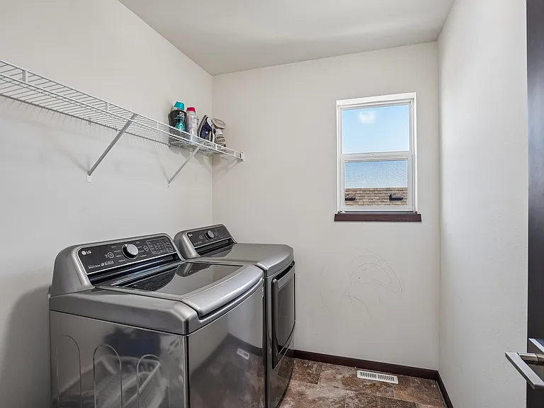 236 Sunshine Ln — Photo 27
