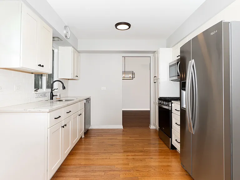 707 Thornwood Dr — Photo 8