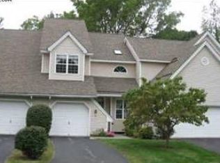 34 Prestwick Ct, Poughkeepsie, NY 12603
