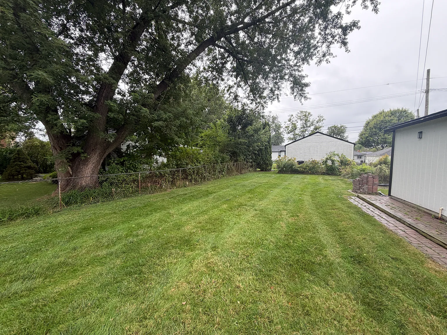 3 bed, 1722 sqft, $2,100 — Photo 4