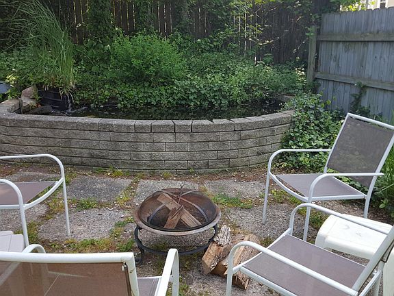 3rd image of 739 Lake St