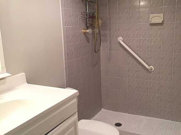 4th image of 340 Sunset Dr APT 404