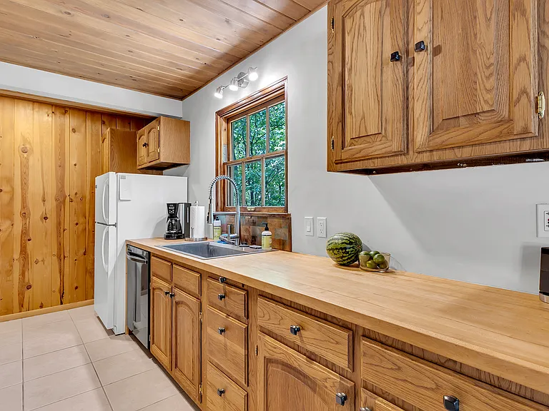 25465 Seneca Dr — Photo 17