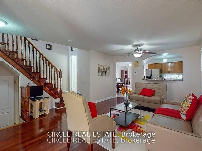 27 Belinda Dr — Photo 2
