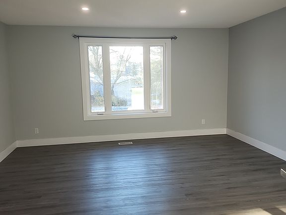 4th image of 20 Shannon St #A