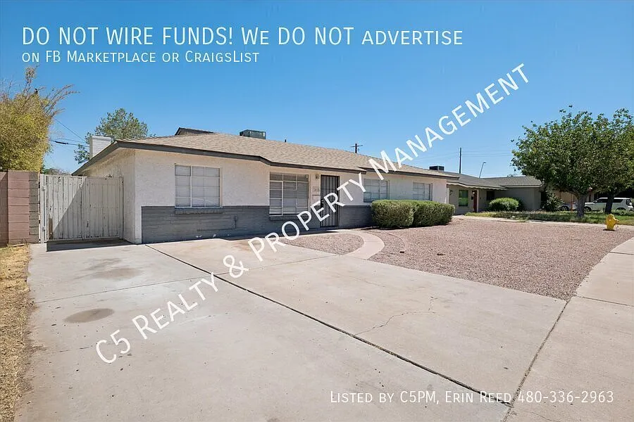 Fresh & Updated 5 Bedroom Tempe Home — Photo 4