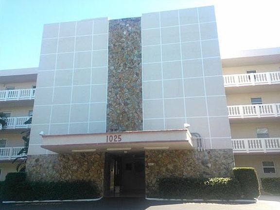 2nd image of 1025 SE 3rd Ave APT 403