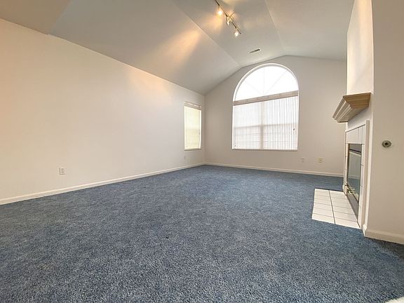 4th image of 320 Steeplechase Cir #320