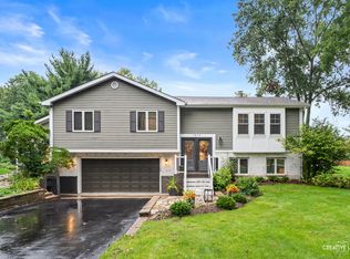 1879 Fays Ln, Sugar Grove, IL 60554