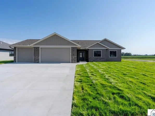 57 Evergreen Ln, Madison Lake, MN 56063