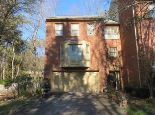 280 Dunwoody Creek Cir, Sandy Springs, GA 30350