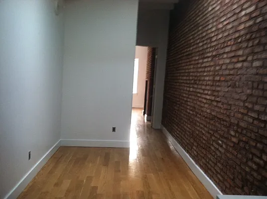 Rented by Premier Metro Realty Corp | media 37