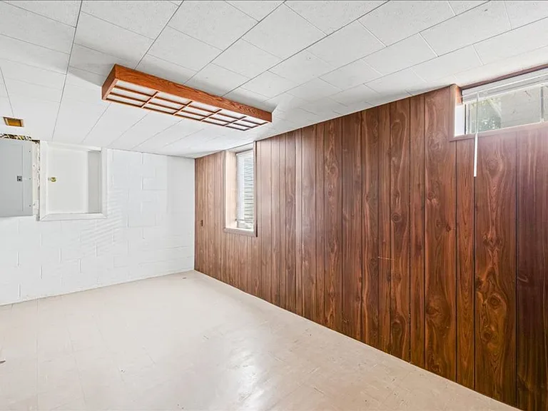 101 W Cypress St — Photo 18