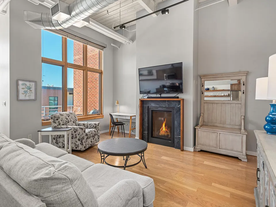 231 Robinson St #R-310