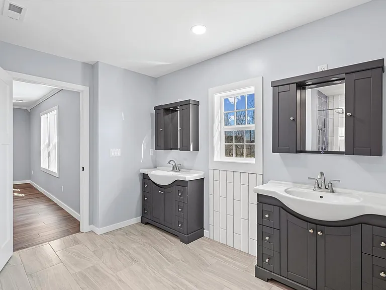 1306 Roberto Rd — Photo 30