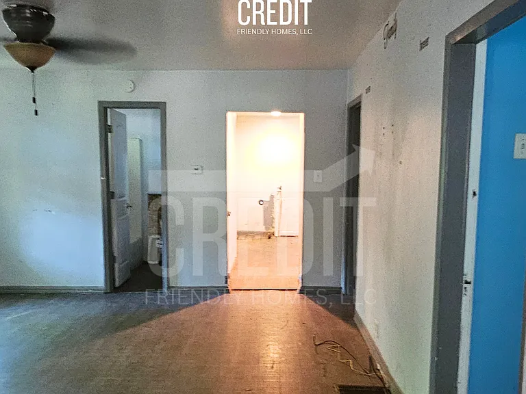 223 N Pine St — Photo 5