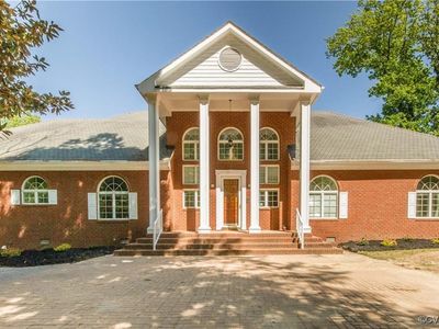 12100 Ganesh Ln, Chester, VA, 23836