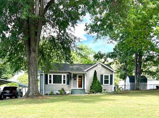 111 S Oakleaf Dr, Landrum, SC 29356