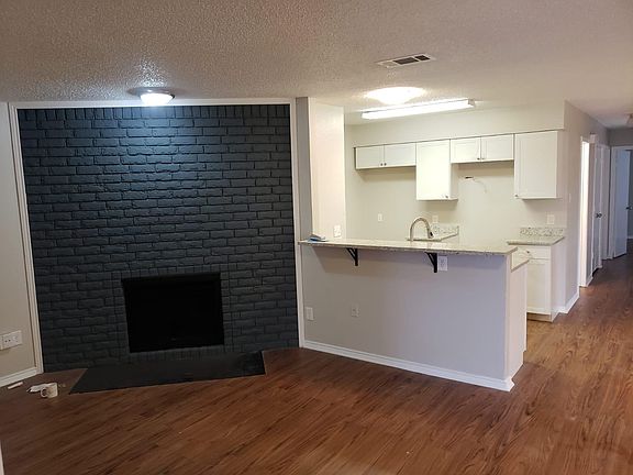 3rd image of 6628 S Creek Dr