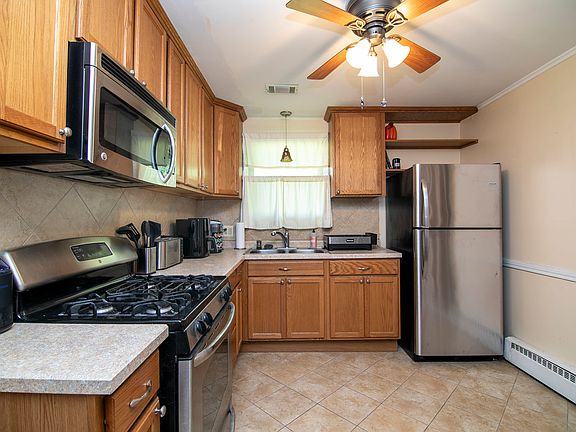 5th image of 246 Minocqua St
