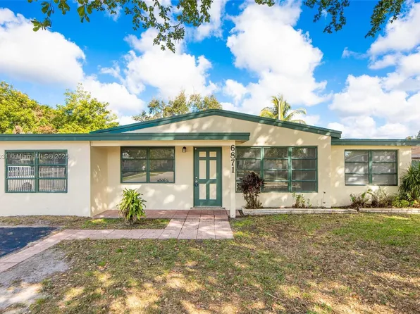 6871 Atlanta St, Hollywood, FL 33024