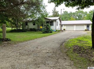 6945 Wright Rd, Jonesville, MI 49250