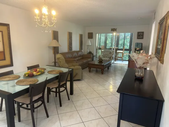 8960 S Hollybrook Blvd APT 301, Hollywood, FL 33025