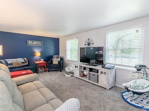 5th image of 4813 Sparrow Dr