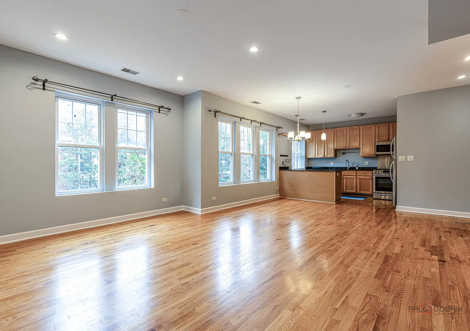 2 bed, 1100 sqft, $2,150 — Photo 3