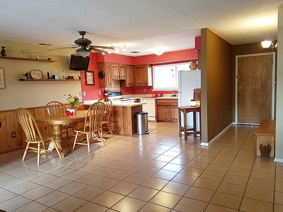 2nd image of 2804 Cottonwood Ln SW