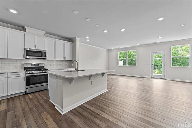 421 Hazy Hills Ln — Photo 9
