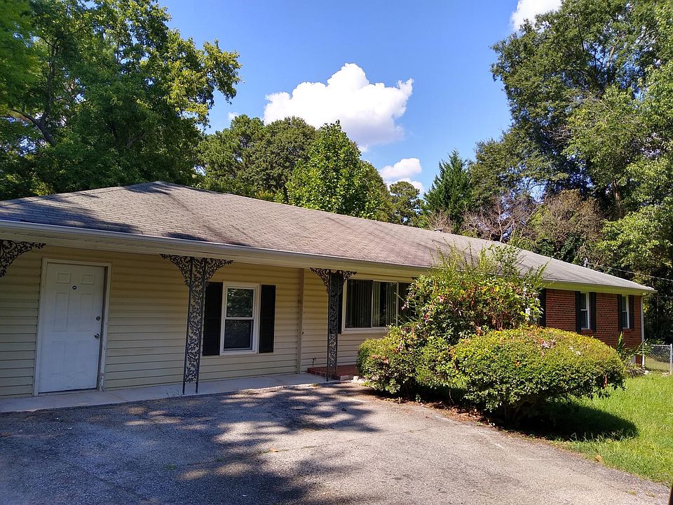 1st image of 490 Landers Dr