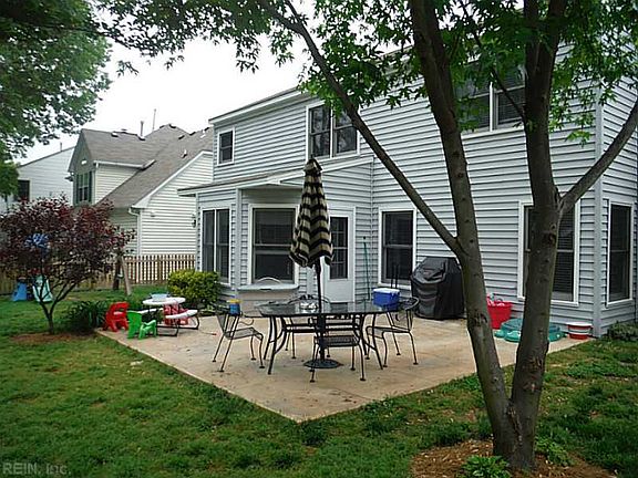 4th image of 910 Bickerton Ct