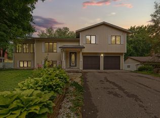 751 Lathrop Dr, Northfield, MN 55057