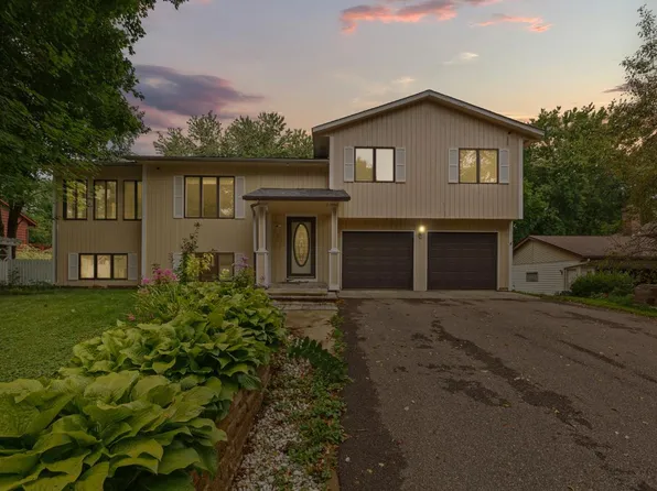 751 Lathrop Dr, Northfield, MN 55057